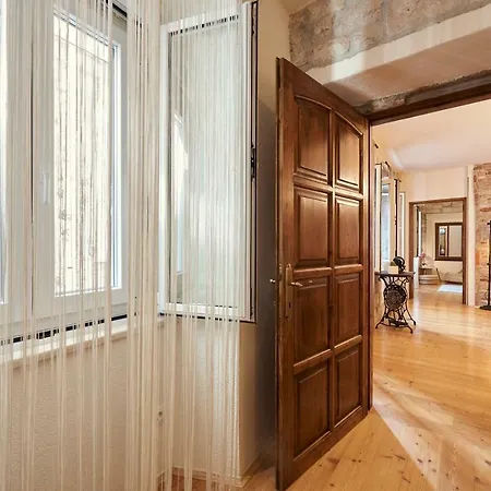 Capo - Old Town - Parking Apartment