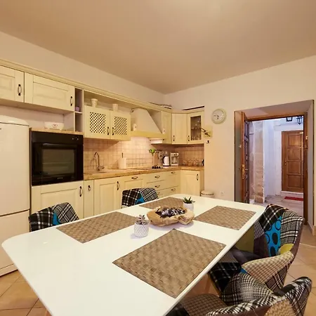 Apartment Capo - Old Town - Parking