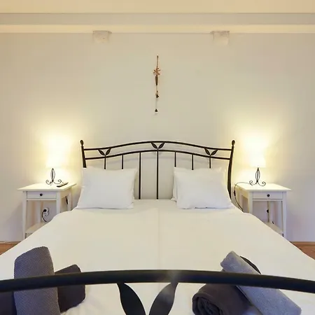 Capo - Old Town - Parking Apartament Trogir