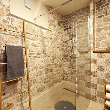 Capo - Old Town - Parking Apartment