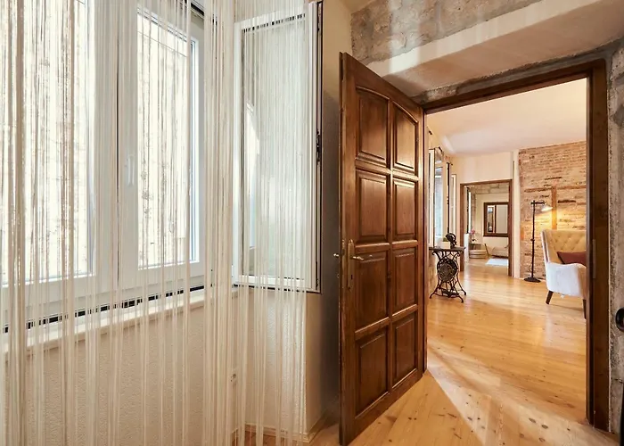 Capo - Old Town - Parking Apartment